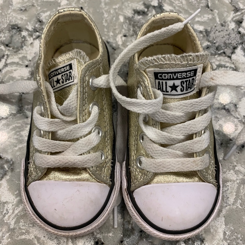 EUC Converse Sz 5. - Gold